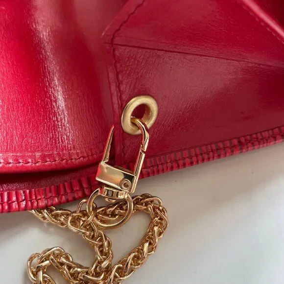 SALE! Louis Vuitton International Epi Wallet on chain ❤️ - Picture 15 of 16